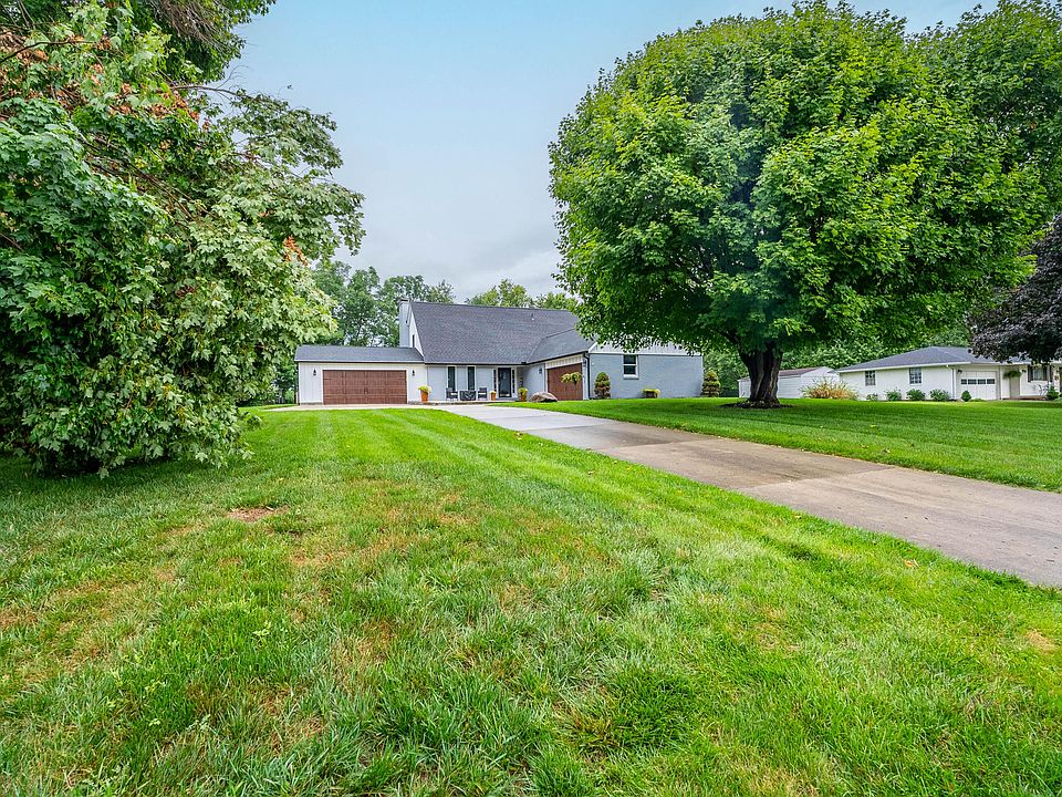 125 Crestwood Dr, Troy, OH 45373 | Zillow