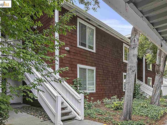 3rd image of 115 Bayside Ct #1707