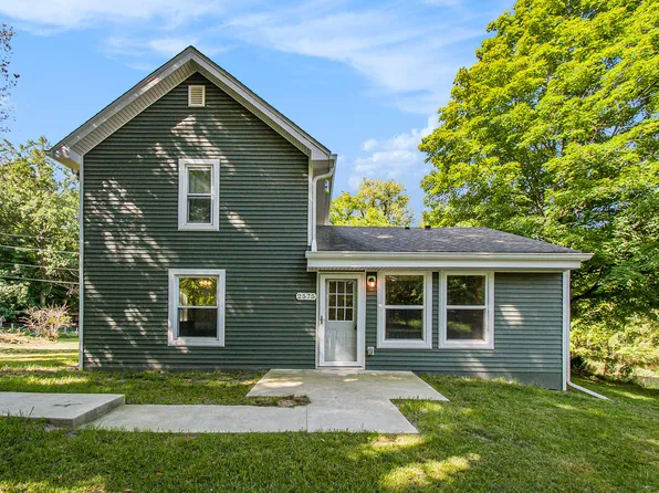 2575 W Marr Rd, Howell, MI 48855