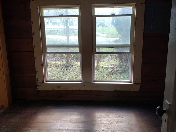 5th image of 283 Highland St