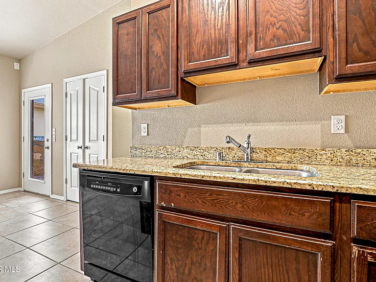 7008 Faxon Dr — Photo 21