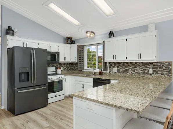 803 Pine St, Farmington, MN 55024