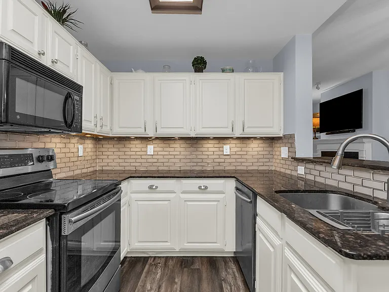 12660 Hillcrest Rd #9104 — Photo 7