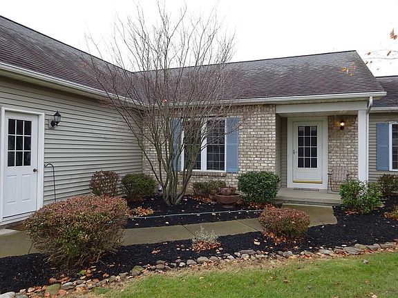3rd image of 96 Carrie Marie Ln