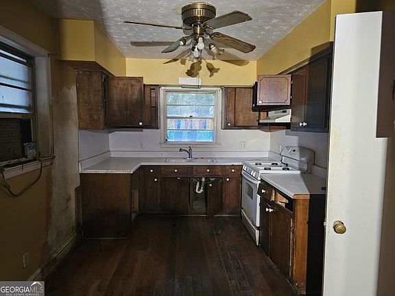 4th image of 406 Cherry St