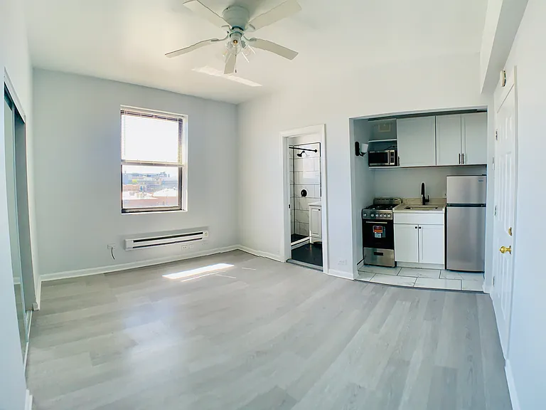 ANGELUS APARTMENTS — Photo 16