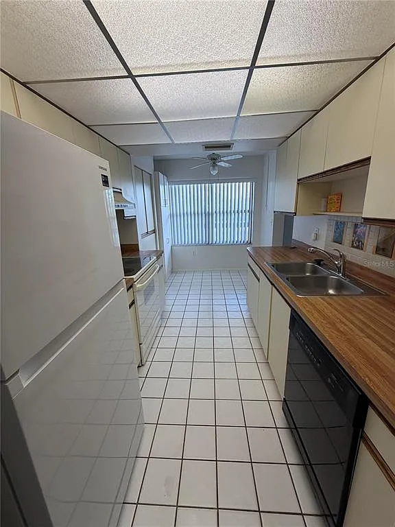 2 bed, 2.0 bath, 1001 sqft, $1,300 — Photo 4