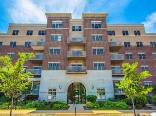 965 Rogers St UNIT 207, Downers Grove, IL 60515