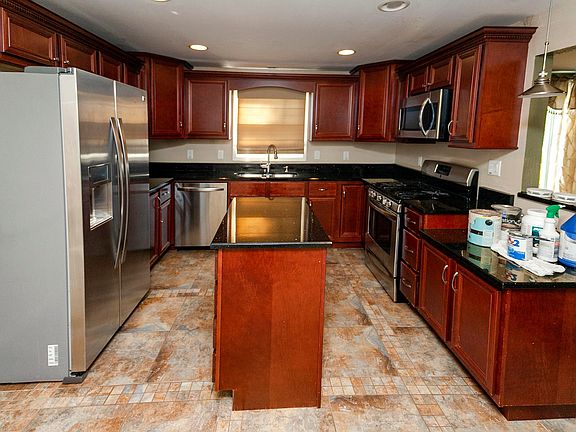5th image of 6074 Thornapple Dr