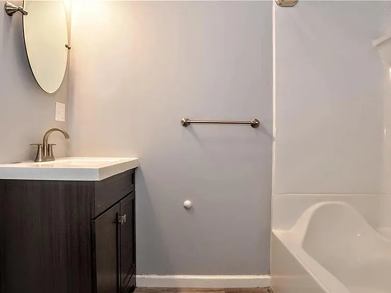 118 Webb Ave — Photo 15