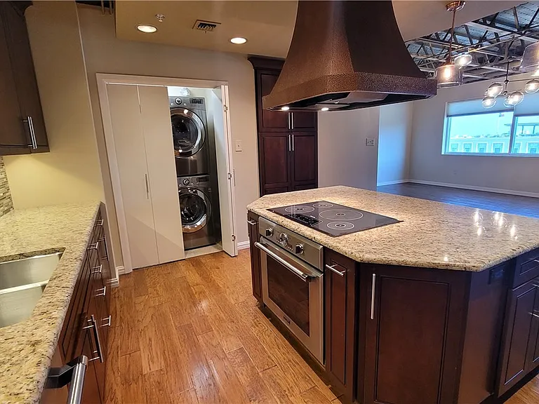 901 N Upper Broadway St #502 — Photo 10