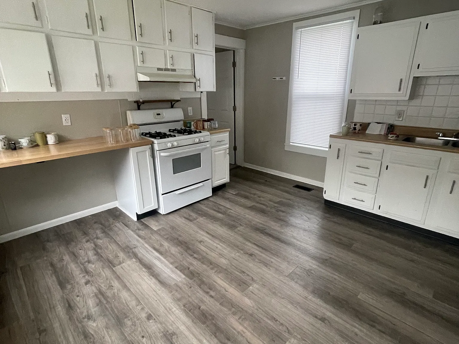 3 bed, 1200 sqft, $1,200 — Photo 3
