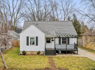 124 N Oneida St, Green Bay, WI 54303