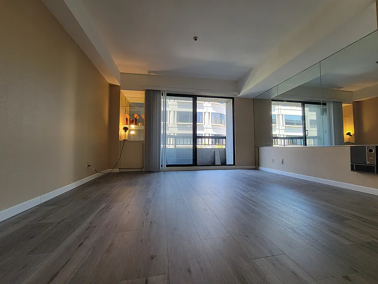 601 Van Ness Ave #211 — Photo 2
