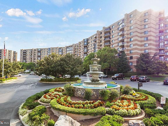 3rd image of 8340 Greensboro Dr APT 417