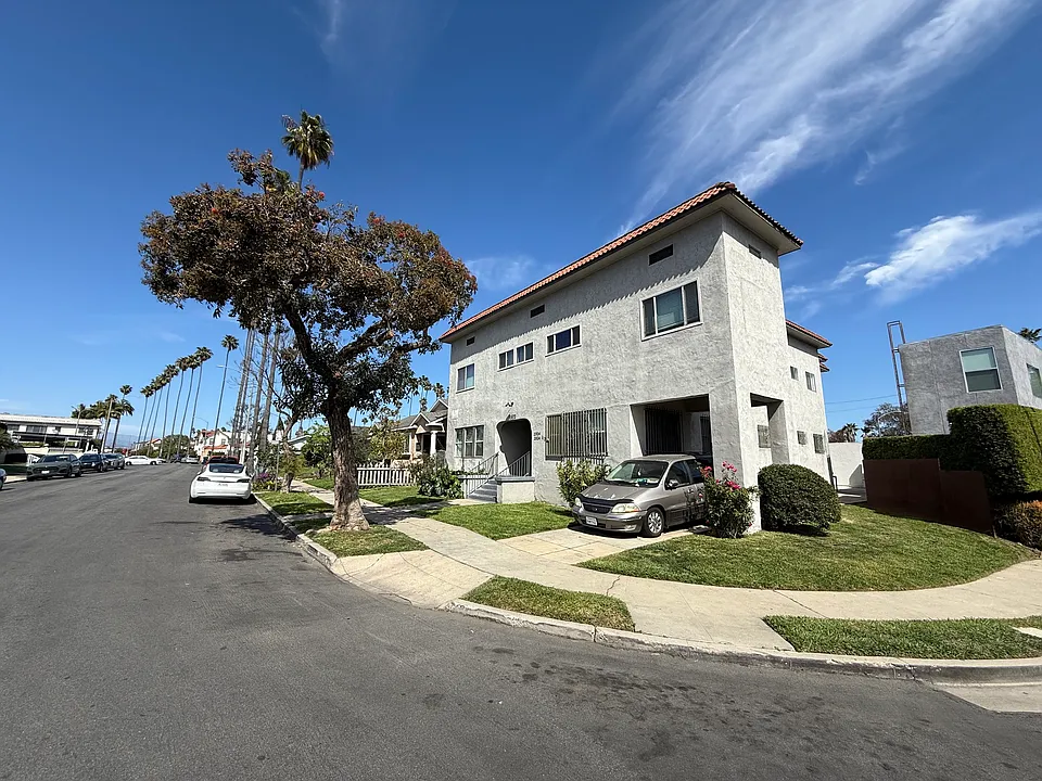 2322 Vineyard Ave #5