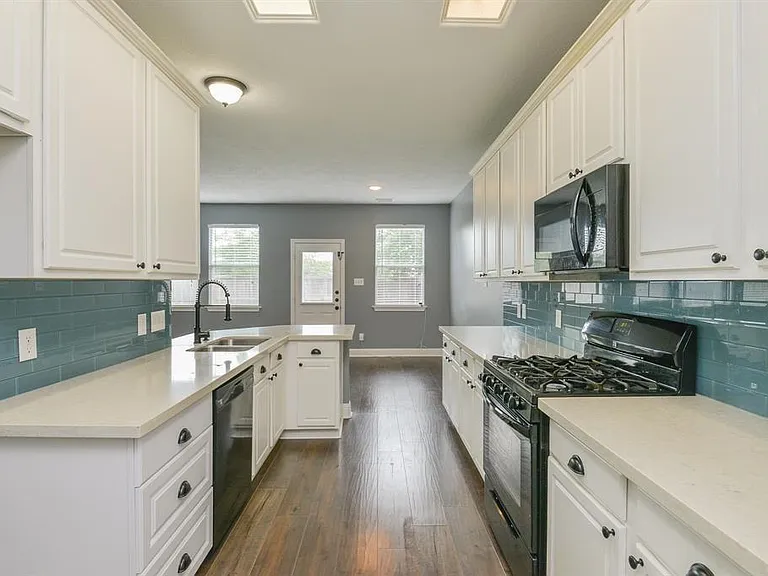 8755 Thistlemoor Ln — Photo 6