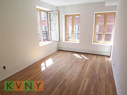 Rented by KVNY Soho | media 89