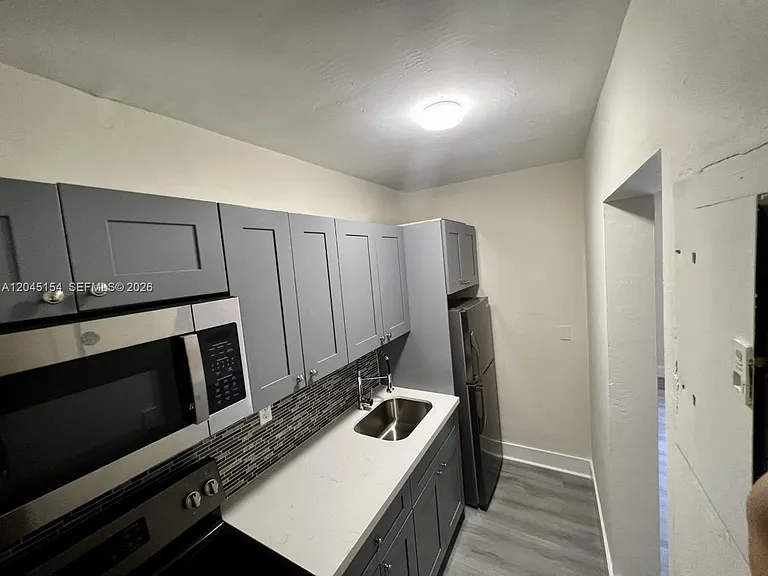 218 Santillane Ave #11 — Photo 4