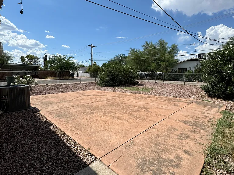 1803 E Miles St — Photo 26