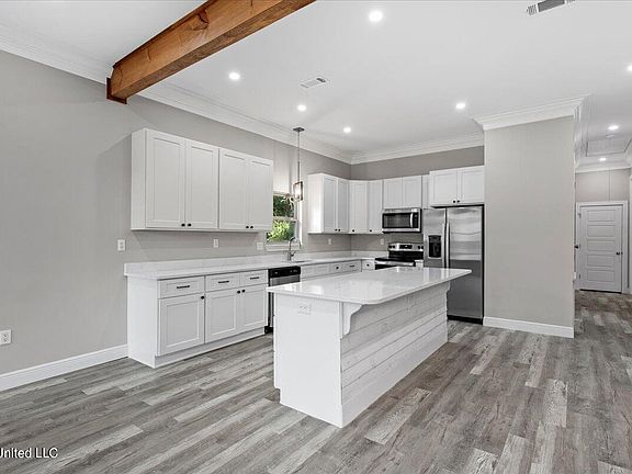 4th image of 2208 Gulf Ave