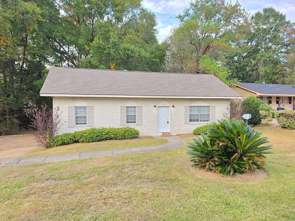 4409 Bayview Dr