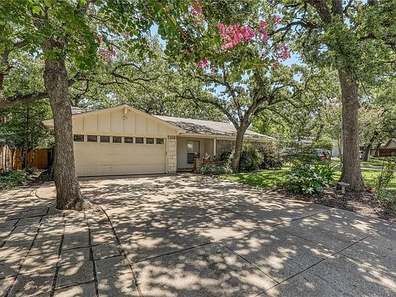 3rd image of 5703 Buckeye Ct
