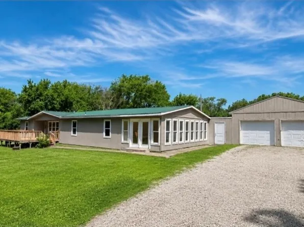 31484 W 327th St, Paola, KS 66071