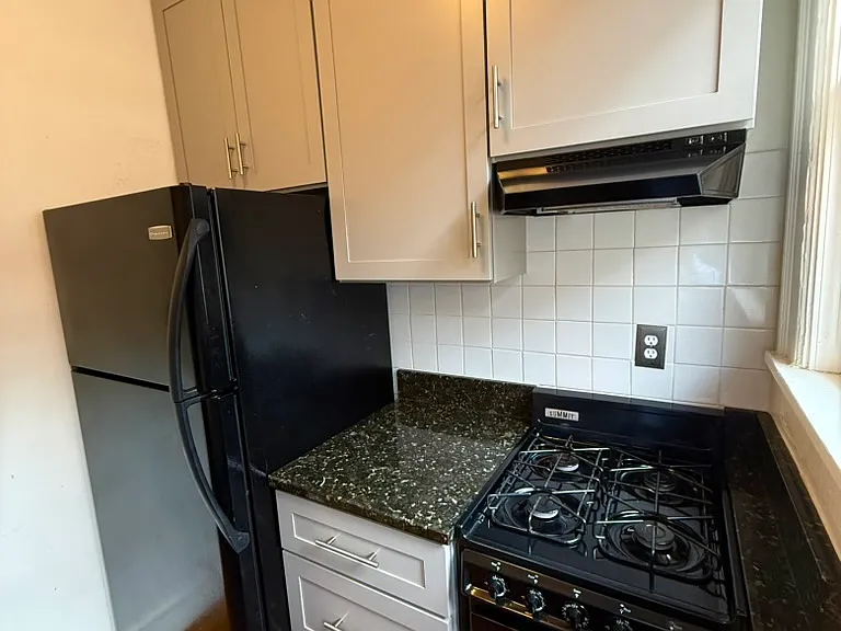 1111 Briarcliff Pl NE #6 — Photo 6