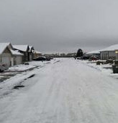 Exterior Neighborhood (street photo)