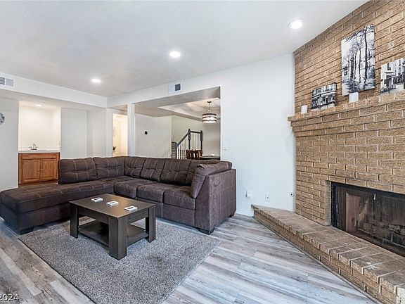 3rd image of 3373 Milenko Dr