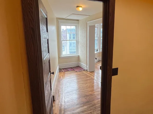 616 N 2nd St APT 3, Harrisburg, PA 17101