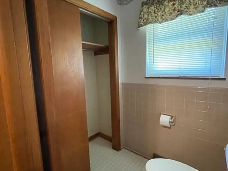 942 Margaret Dr — Photo 6