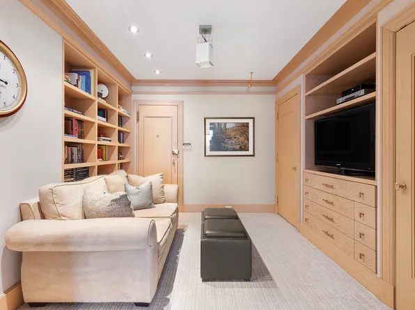 360 East 72nd Street image 15 of 19