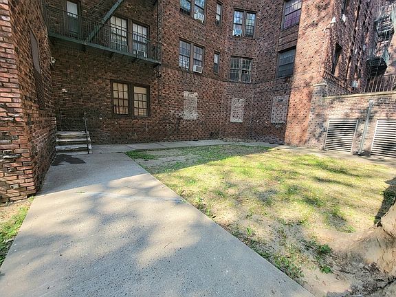 5th image of 2838 Bronx Park E #X2