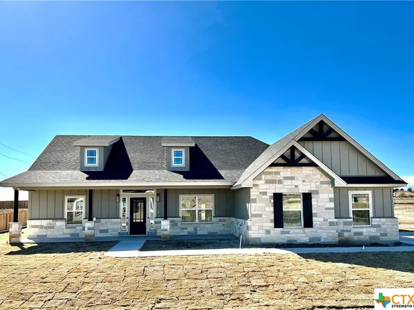 212 Hillside Ln, Lampasas, TX 76550