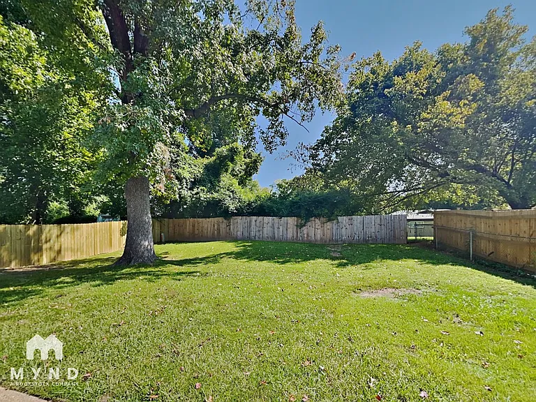 4734 Bradford Dr — Photo 17