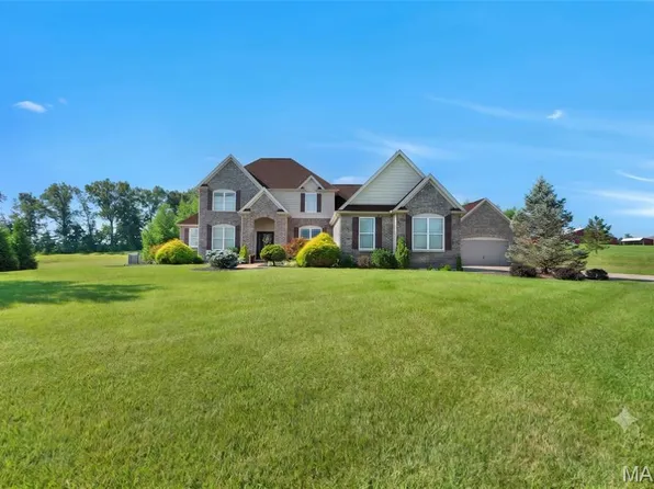 11090 Stonebridge Ln, Wentzville, MO 63385