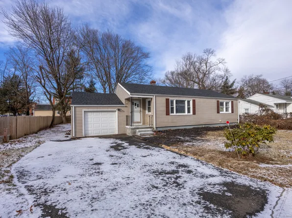 24 Bowen Road, North Haven, CT 06473