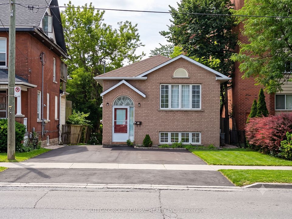 1st image of 150 Centre St S