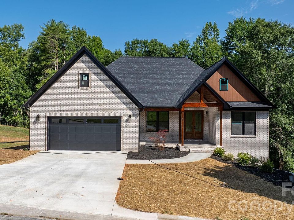 1st image of 730 Chatsworth Cir SE