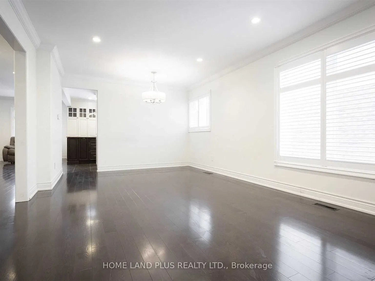 3 bed, $3,900 — Photo 4