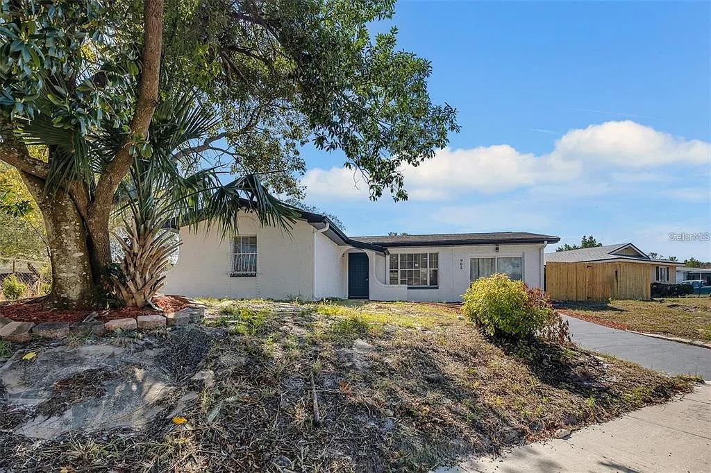 3 bed, 2.0 bath, 1485 sqft, $2,895 — Photo 3