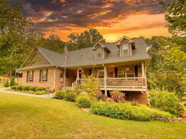 355 Louie Ln, Jefferson, GA 30549