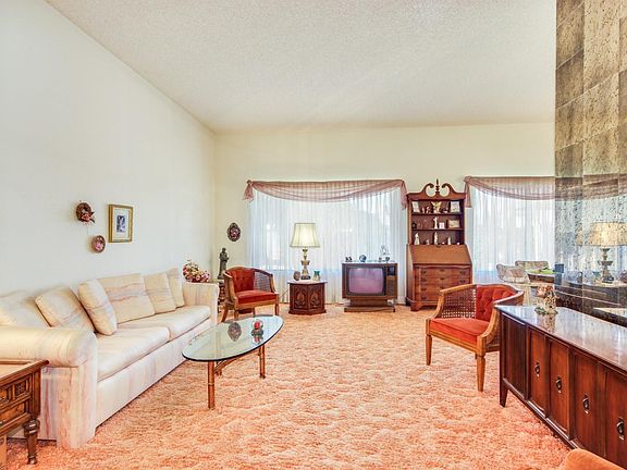 4th image of 9712 W Loma Blanca Dr