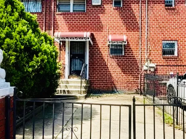 582 Hendrix Street image 1 of 1