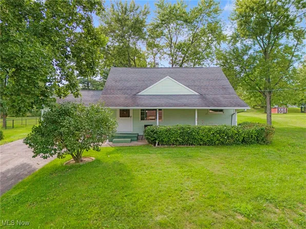 213 Menegay Rd, Louisville, OH 44641