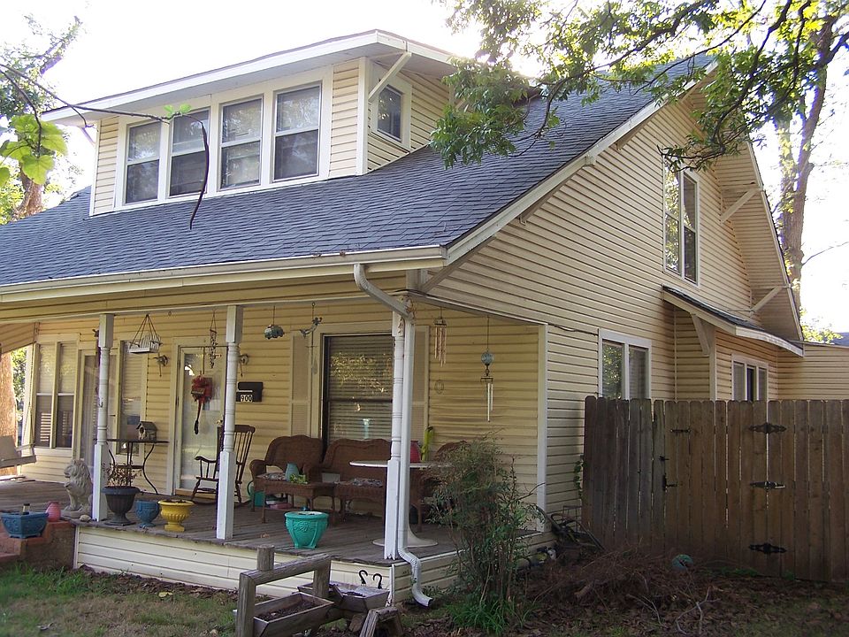 1st image of 900 W Washington St