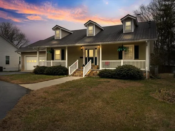 916 Valley River Avenue, Murphy, NC 28906