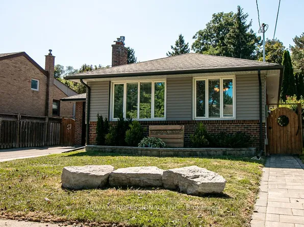 7 Sedgebrook Cres, Toronto, ON M9B 2X2